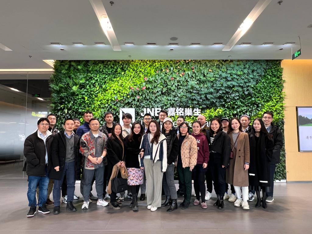 清华－康奈尔FMBA同学会走进巢生创新实验室，探索生物医药行业发展